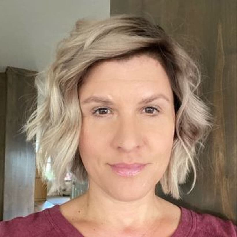 Kelly, founder and esthetician at Skin & Body Lounge